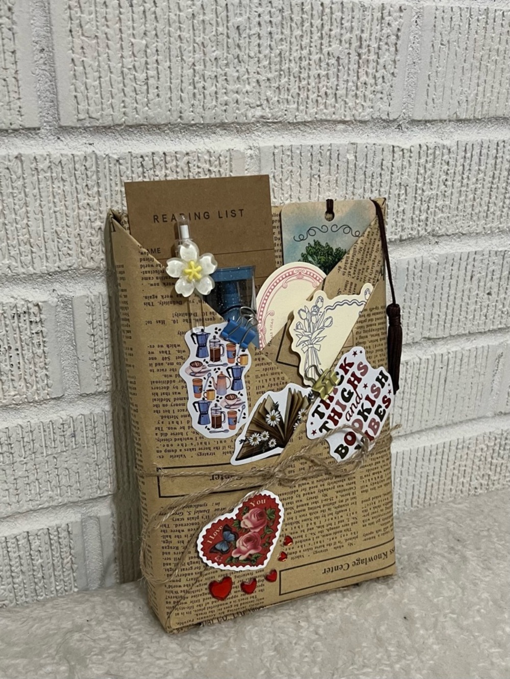 Blind Date with a Book (Without Added Bundle) - Picture 4 of 4